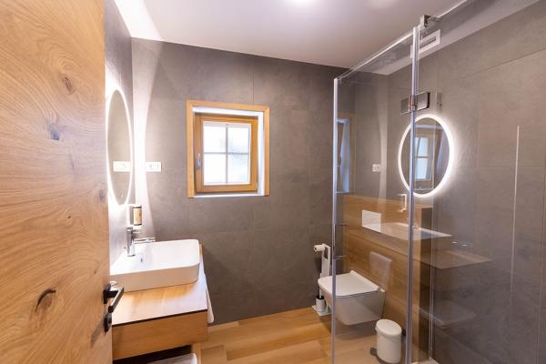 Turizem loka, apartmaji, sobe, wellness, škofja loka 