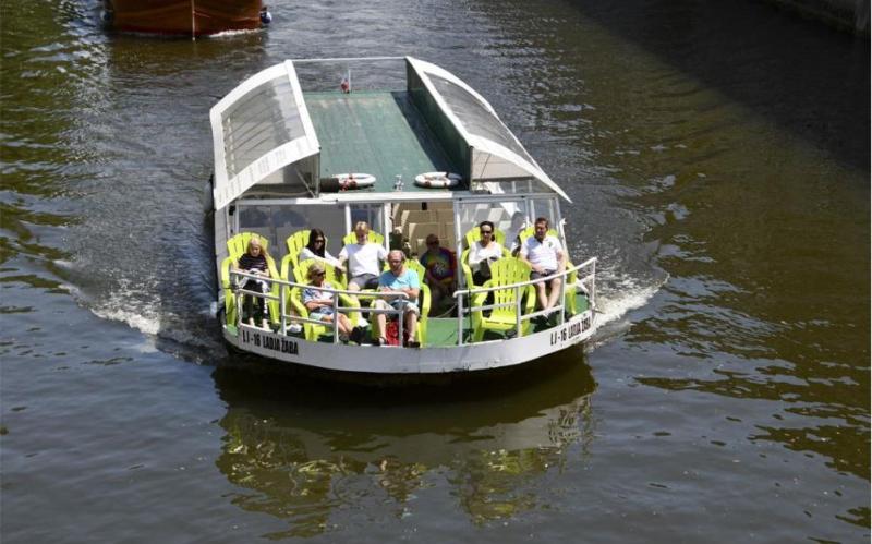 GITA IN BATTELLO SUL FIUME LJUBLJANICA VOŽNJA PO LJUBLJANICI LADJA ŽABA