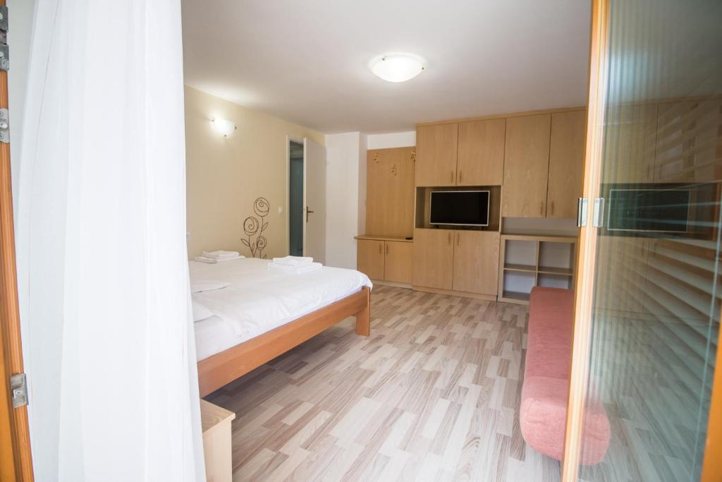 Apartmaji Heingman Bohinj, Ribičev laz