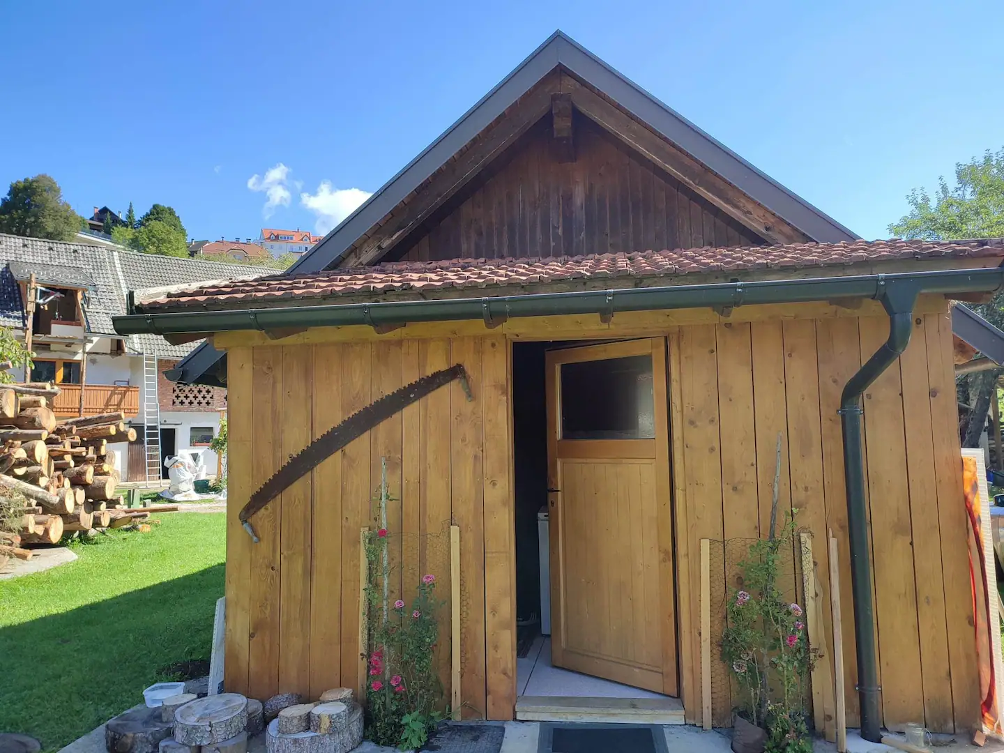 Apartmaji Radovljica beehive cabin on a farm